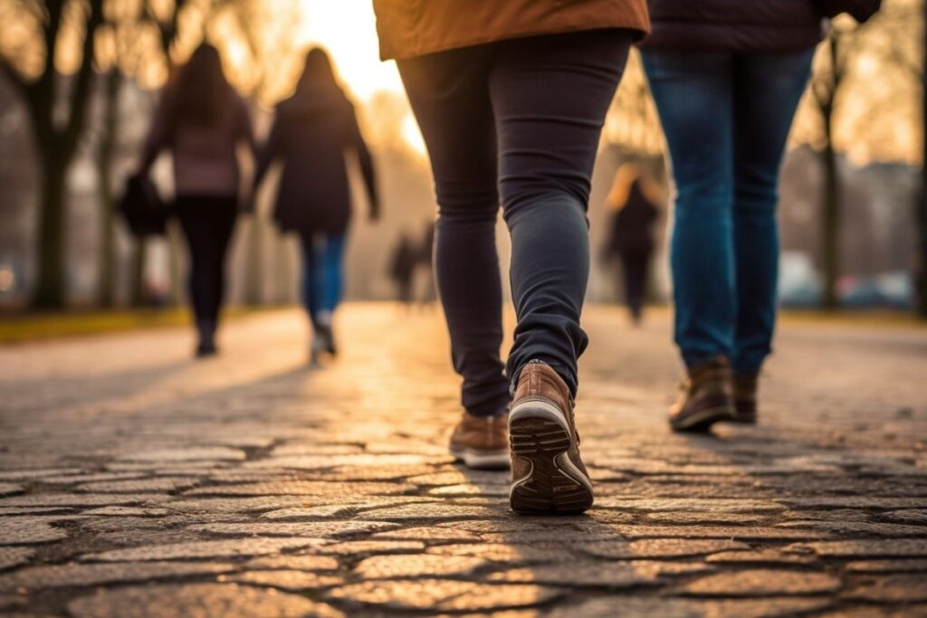 15.000 de pași pe săptămână ți-ar prelungi viața cu până la trei ani
