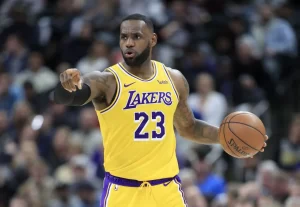 LeBron James devine primul jucător care înscrie 40.000 de puncte