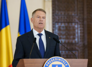 Iohannis spune că nu are de gând să se retragă din cursa pentru șefia NATO