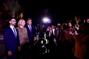 Stand-up comedy cu Ciolacu în Abu Dhabi: M-am născut în comunism. Visul meu era să văd Parisul