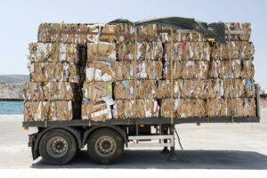Parlamentul European adoptă noi norme pentru a reduce, refolosi și recicla ambalajele