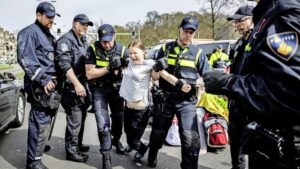 Activista de mediu Greta Thunberg, reținută din nou