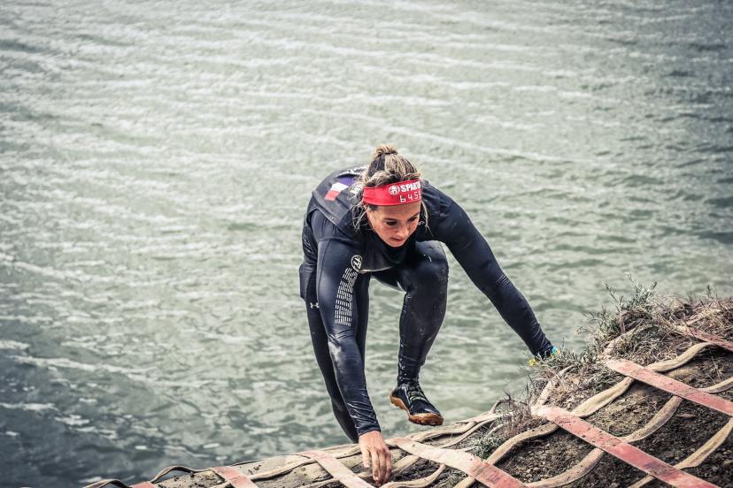 Anouk Garnier a doborât recordul mondial la alpinism pe frânghie