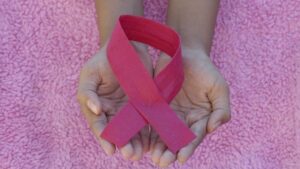 Ce indicii au găsit cercetătorii despre cancer la adulții tineri?
