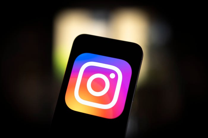 Instagram câștigă mai mult din reclame decât YouTube