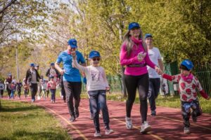 Părinții și copiii pot face sport azi în Parcul Lumea Copiilor