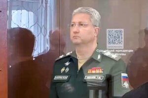 Navalnîi bântuie Kremlinul | ARESTAT pentru luare de mită, adjunctul lui Șoigu trăia pe picior mare: „Bolizi, bijuterii, iahturi și vacanțe în Franța”