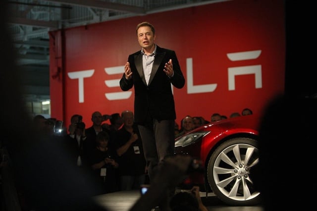 Acțiunile Tesla au crescut după anunțul lui Musk privind „Robotaxi”