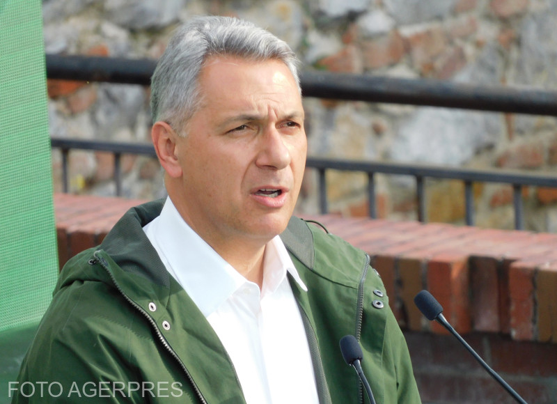 Ministrul ungar al Transporturilor: Ne străduim să trimitem la naiba conducerea de la Bruxelles