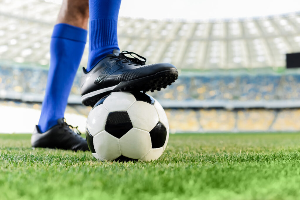 Ghetele de fotbal pentru terenuri sintetice au devenit indispensabile