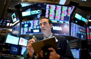Indicele Dow Jones a trecut pentru prima dată de 40.000