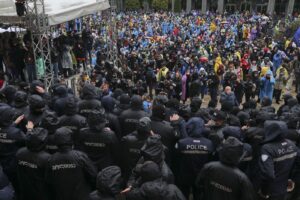 Proteste violente în GEORGIA, după ce Parlamentul a adoptat legea de contracarare a ingerințelor străine