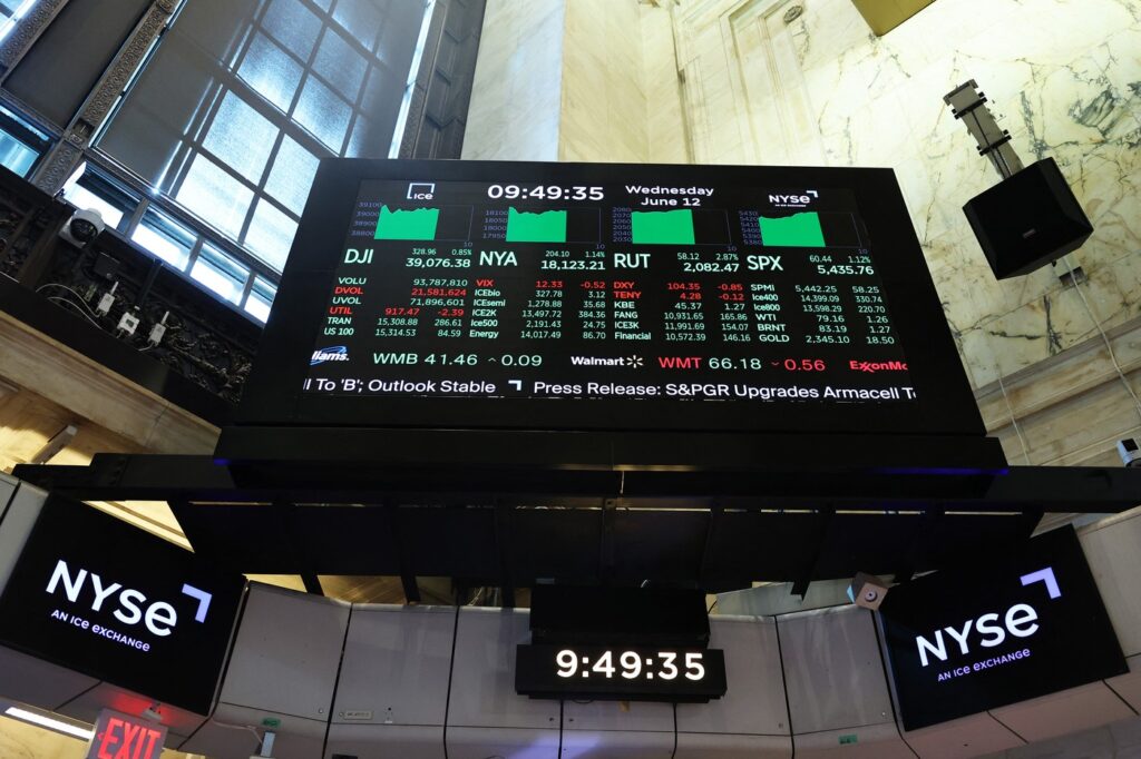 Fed menține nivelul dobânzilor în SUA /Inflația a scăzut ușor, dar rămâne „ridicată”, pe fondul situației economice ”INCERTE”