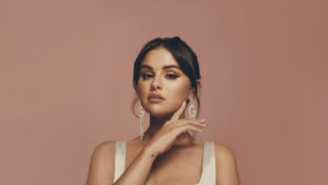 Selena Gomez revoluționează industria de beauty