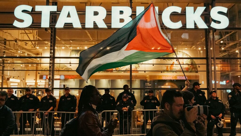Vânzările companiei Starbucks au scăzut masiv