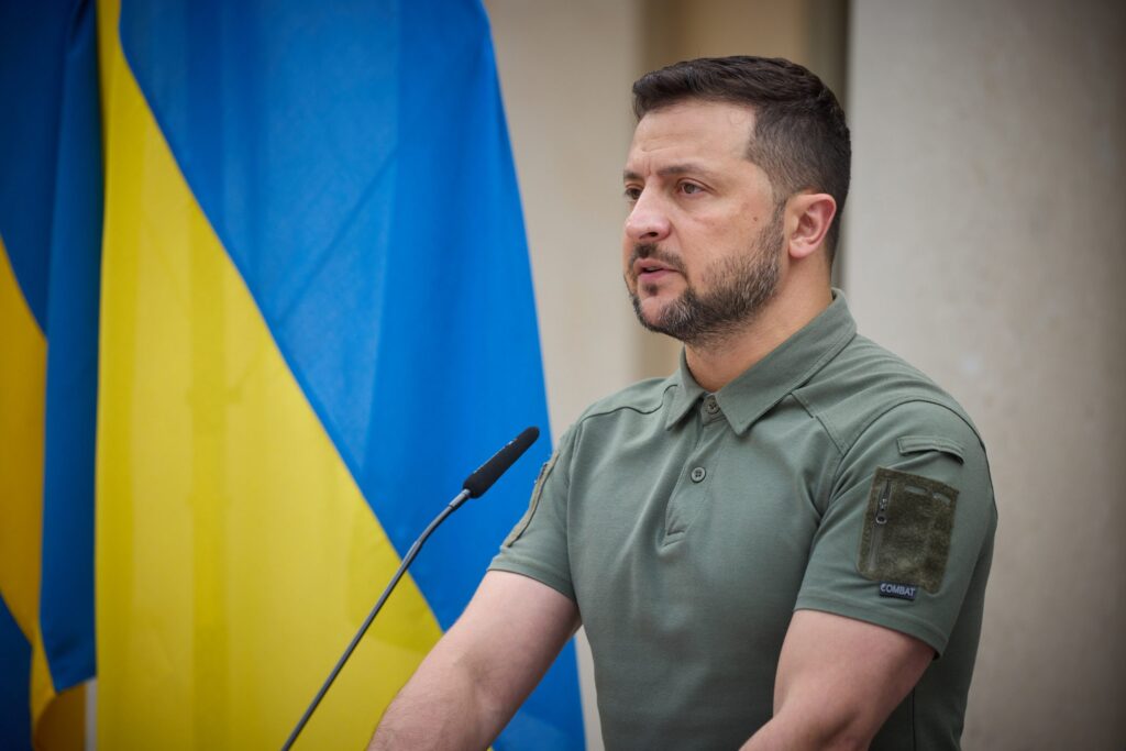 Volodimir Zelenski a DEMIS un înalt comandant al armatei. Fusese suspectat de abuz de putere și incompetență