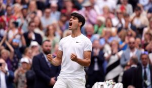 Carlos Alcaraz s-a calificat în finala de la Wimbledon
