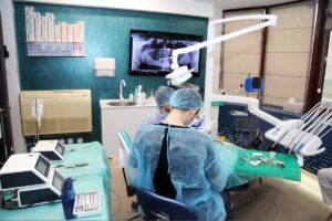 Dentiștii nu mai au voie să-și facă publicitate la promoții online