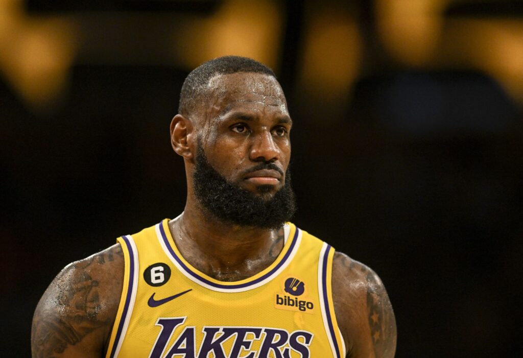 LeBron James va fi purtătorul drapelului SUA pentru JO 2024