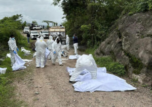 Descoperire macabră în Mexic. 19 cadavre au fost găsite de autorități într-un camion