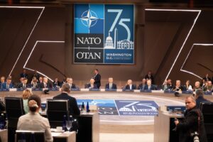 NATO reafirmă angajamentele apărării colective, pe fondul riscurilor generate de RUSIA și CHINA /Parcurs „ireversibil” de integrare a Ucrainei