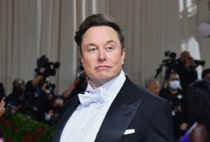 Elon Musk spune că X își va retrage operațiunile din Brazilia