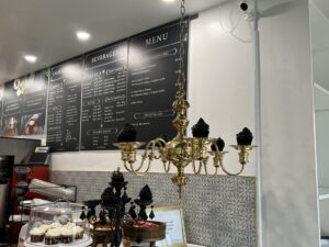 Casa de modă Dior dă în judecată o cafenea din Massachusetts
