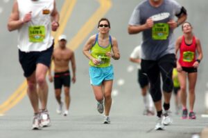 Femeile îi pot întrece pe bărbați în anumite competiții sportive
