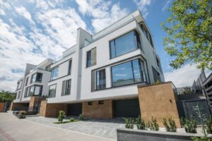 România are printre cele mai ieftine locuințe din Europa