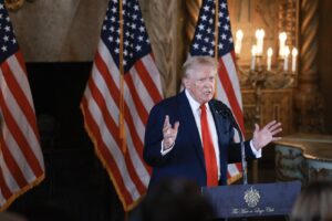 Trump denunță agenda „RADICALĂ” a Kamalei Harris /„O perioadă periculoasă”, cu risc de criză economică majoră și ”război mondial”