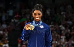 Simone Biles este regina gimnasticii din nou