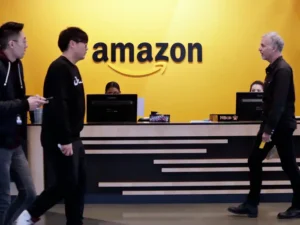 Amazon ordonă personalului să se întoarcă la birou cinci zile