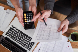 „Loud budgeting” este noul trend în rândul Generației Z