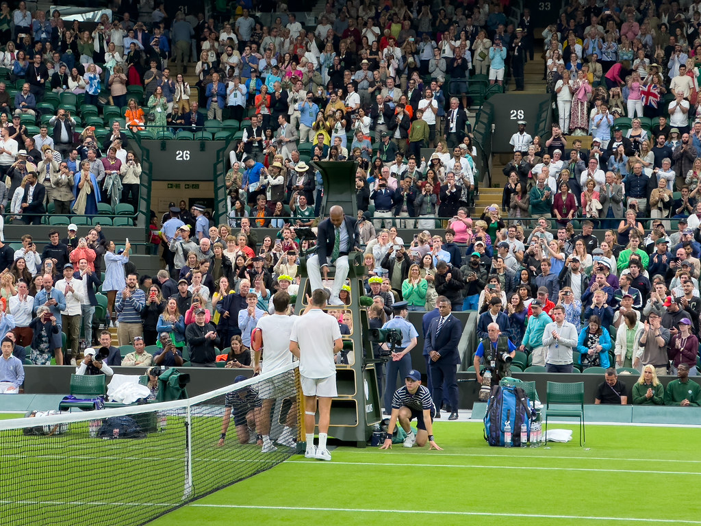 Arbitrii de la meciurile de tenis vor fi înlocuiți