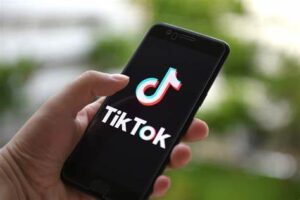 TikTok a început un val de concedieri la nivel global din cauza A.I.