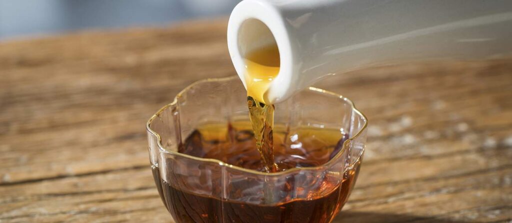 China stabilește tarife provizorii la băuturile europene