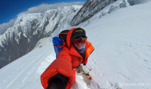 Adriana Brownlee a urcat la 20 de ani pe Everest