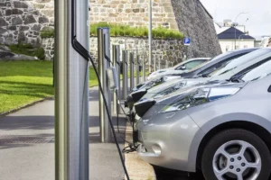 Producătorii vor să reducă anxietatea de mașinile electrice