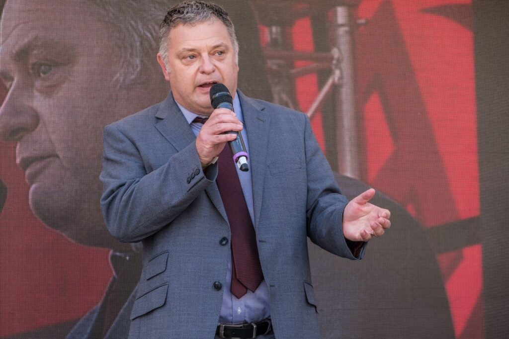Parlamentar britanic, suspendat din Partidul Laburist după ce a lovit un bărbat. Incidentul a fost filmat