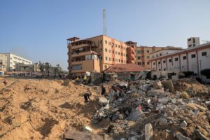 RĂZBOI Israel – Hamas&Hezbollah, ziua 374. Au bombardat o școală din Fâșia Gaza: cel puțin 20 de morți, printre care femei și copii!