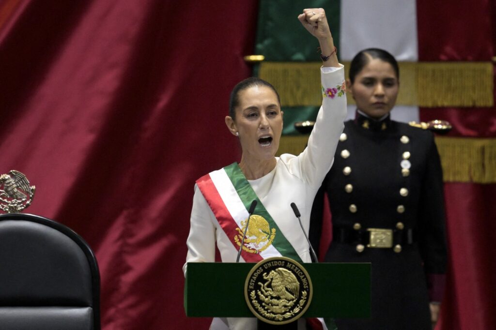 Noul PREȘEDINTE al Mexicului a depus jurământul la învestirea în funcție. Cine este Claudia Sheinbaum și cum speră să schimbe peisajul socio-economic
