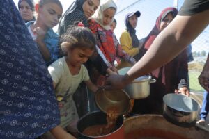 Israelul a oprit importurile comerciale de alimente în Fâșia Gaza