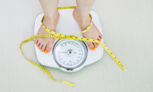 Bolile de inimă și kilogramele în plus pot duce la demență