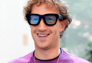 EssilorLuxottica și Meta vor înlocui smartphone cu ochelarii smart