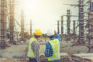 Numărul autorizaţiilor de construire scade la jumătate în Bucureşti
