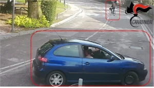 Badantă din Italia, BĂTUTĂ în plină stradă de un bărbat. Agresorul a coborât dintr-o mașină și a atacat-o pe femeie