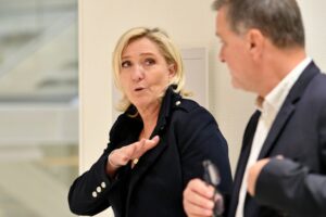 Procurorii cer cinci ani de ÎNCHISOARE și interdicție de la deținerea de funcții publice pentru Marine Le Pen