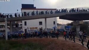 SOLIDARITATE IMPRESIONANTĂ. Peste o sută de mii de SUFLETE se înscriu voluntari în ajutorul sinistraților în Valencia
