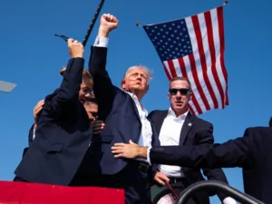 Donald Trump lansează linia de parfumuri „Fight Fight Fight'”