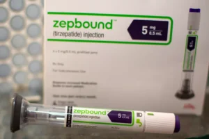 FDA aprobă Zepbound pentru a trata apneea în somn